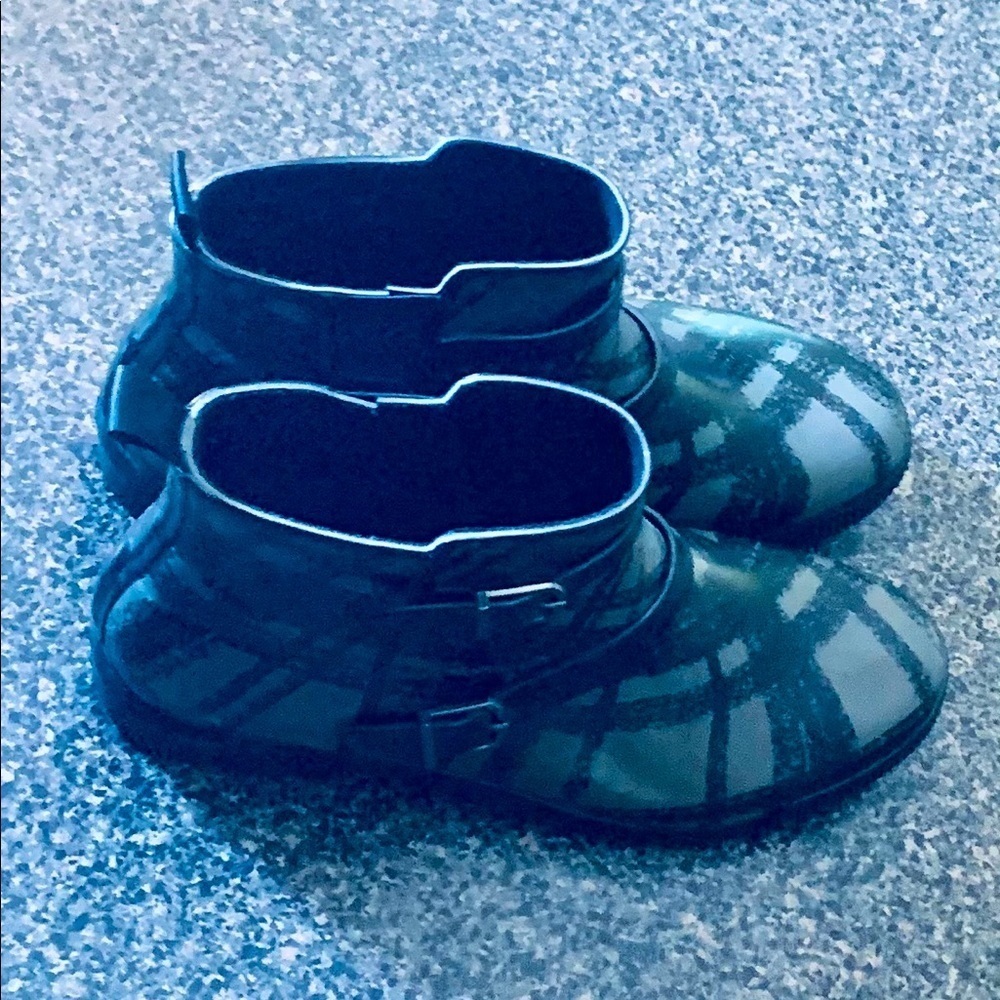 Rain booties! - Picture 2 of 6